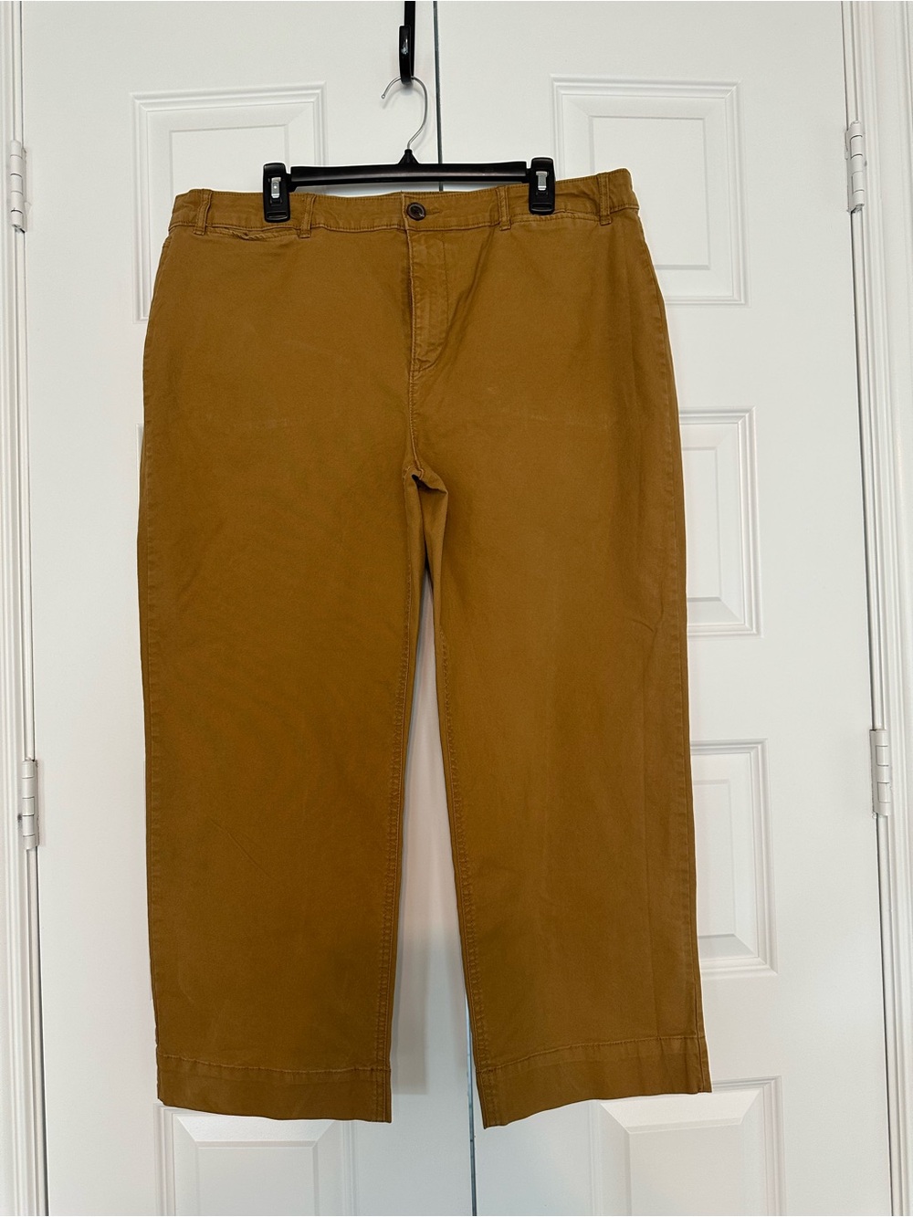 Old Navy Women’s Straight Chino Pants in Tan 
Sz 18